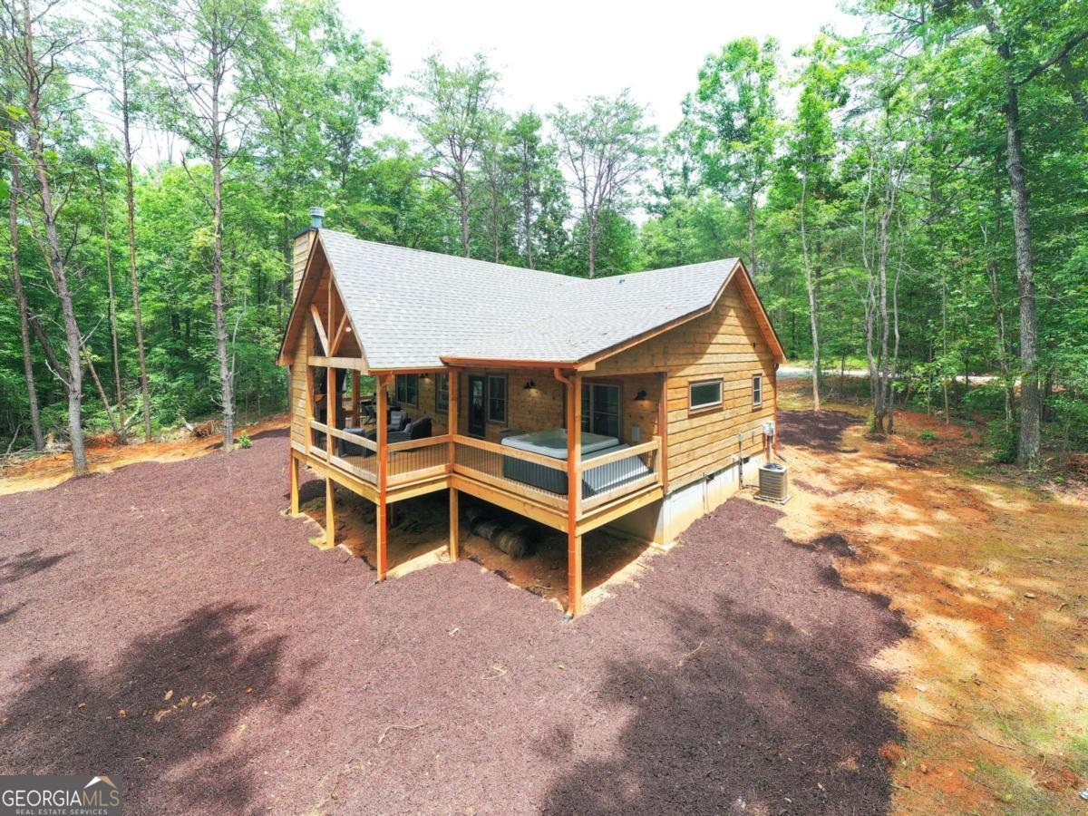 1074 Lees Ride Mccaysville GA 30555