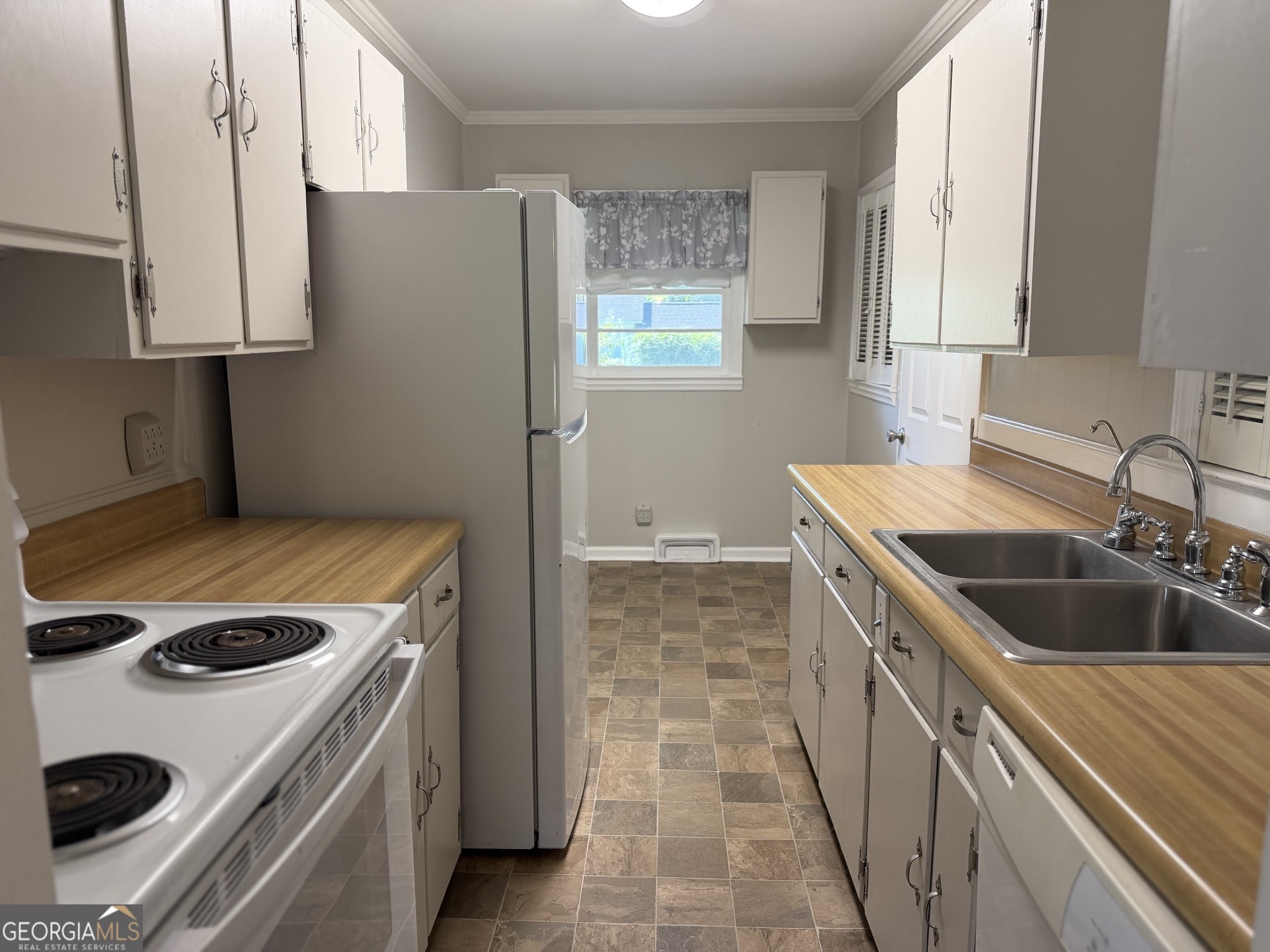 108 W Peter Street Cochran GA 31014