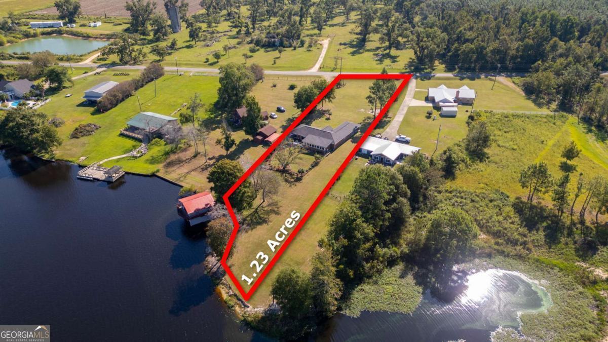 2612 Buck Head Road Baxley GA 31513