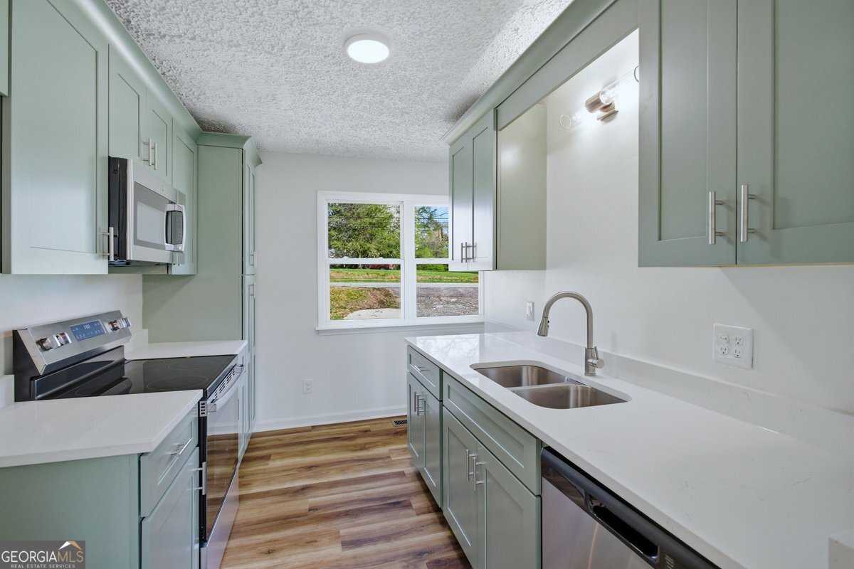 16 Rosenwald Drive Hampton GA 30228