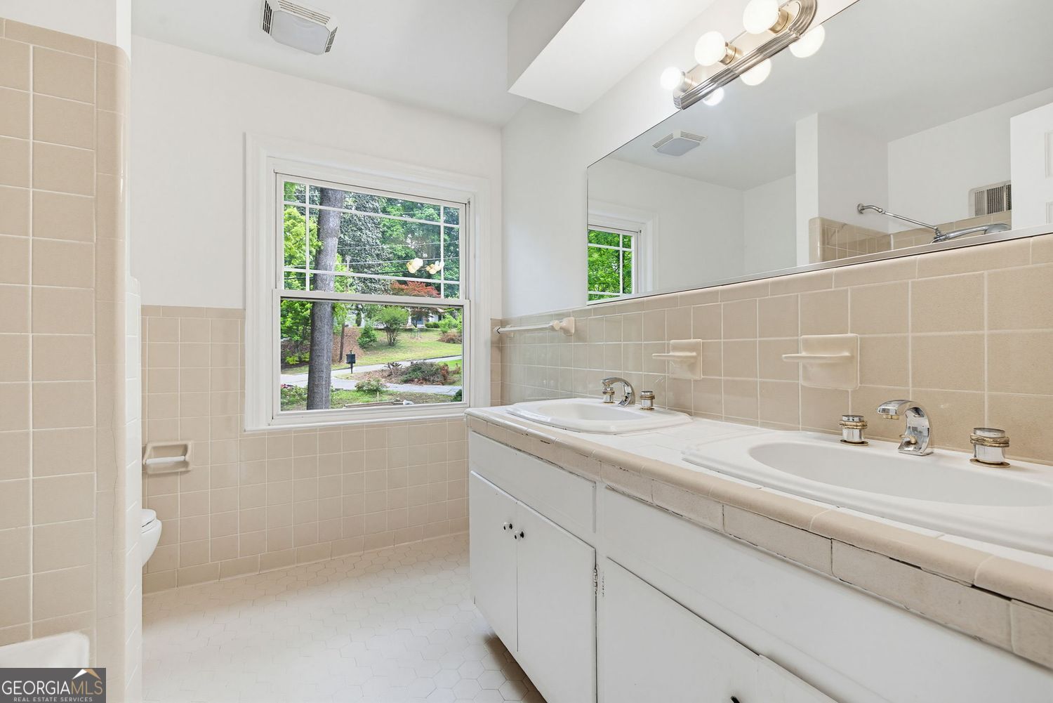445 Forest Hills Drive NE Sandy Springs GA 30342