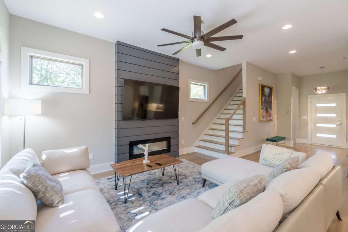 406 E Side Avenue SE Atlanta GA 30316