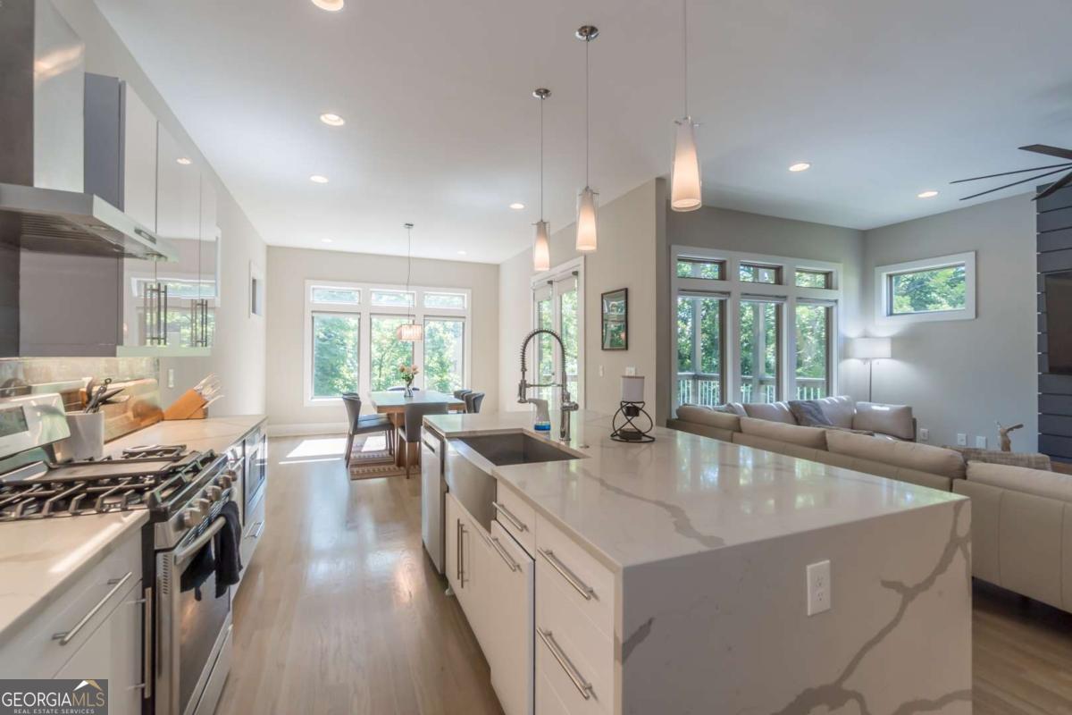 406 E Side Avenue SE Atlanta GA 30316