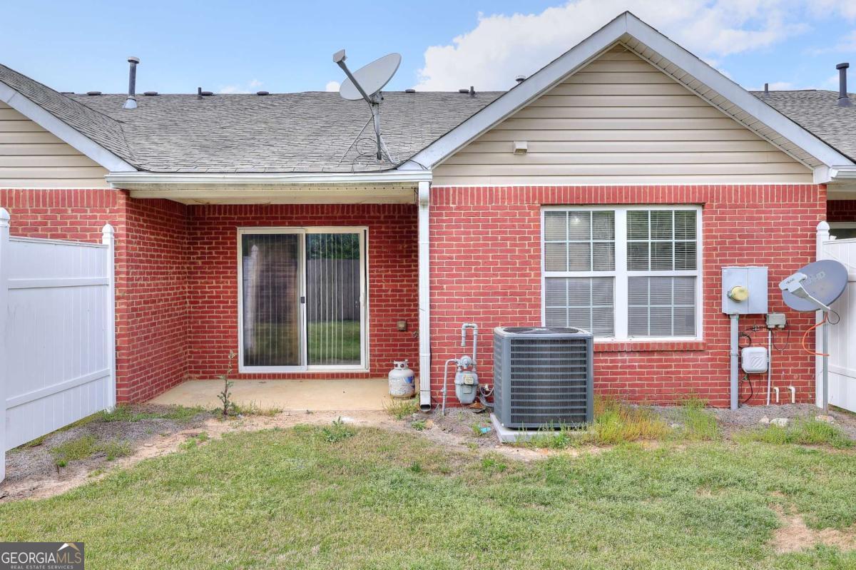 453 Tara Commons Circle Loganville GA 30052