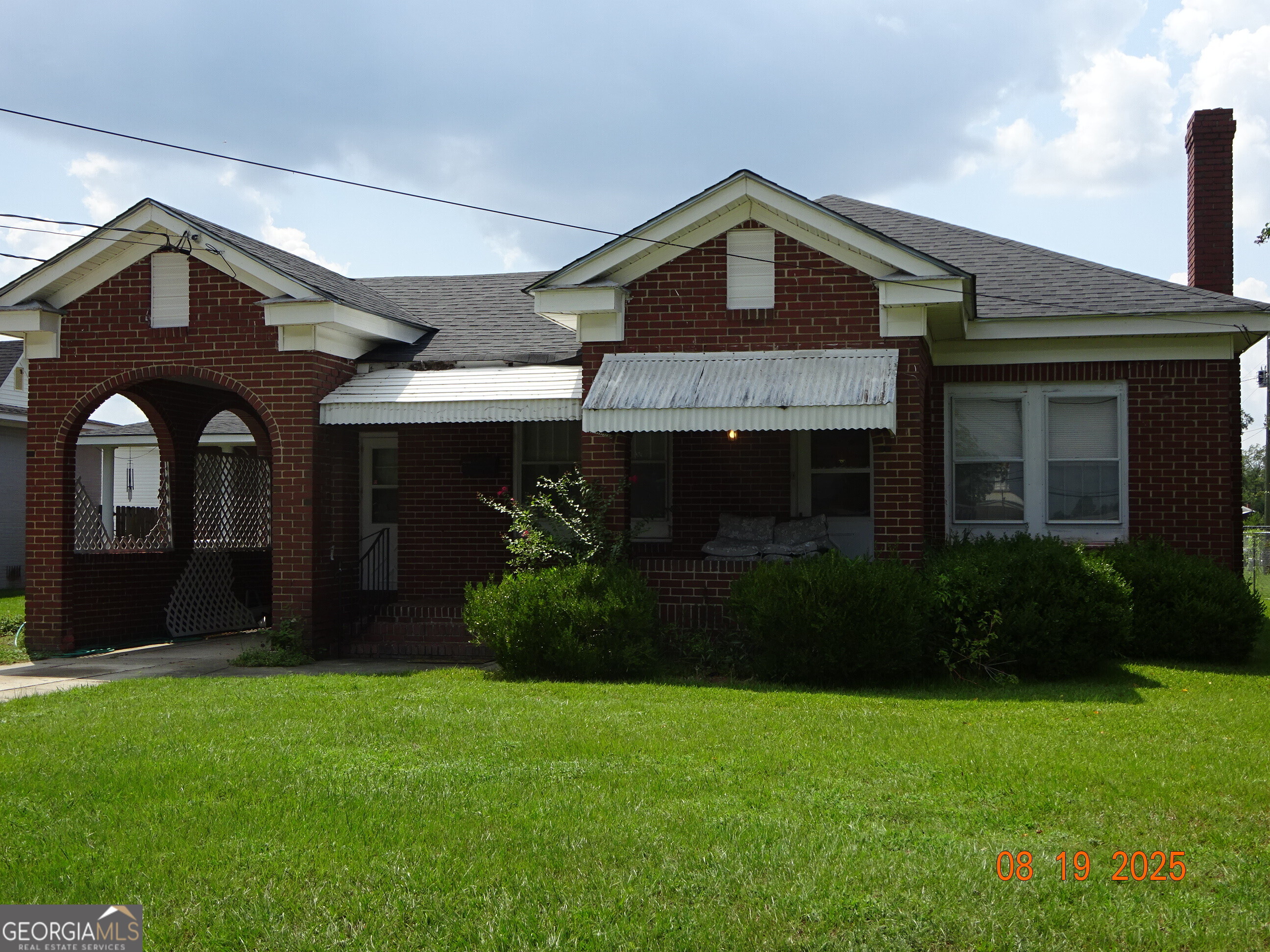 6 N Spring Street Claxton GA 30417