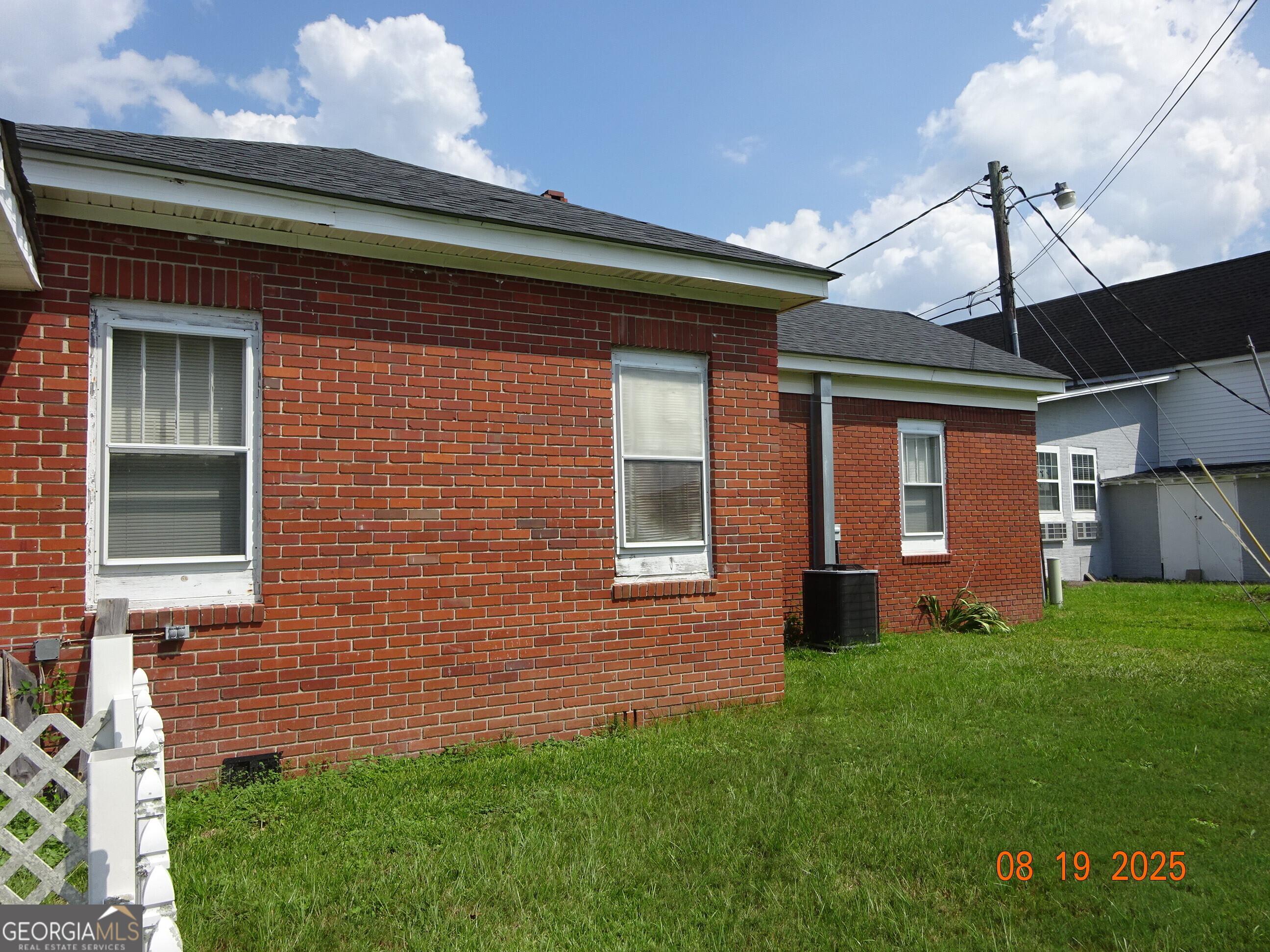 6 N Spring Street Claxton GA 30417