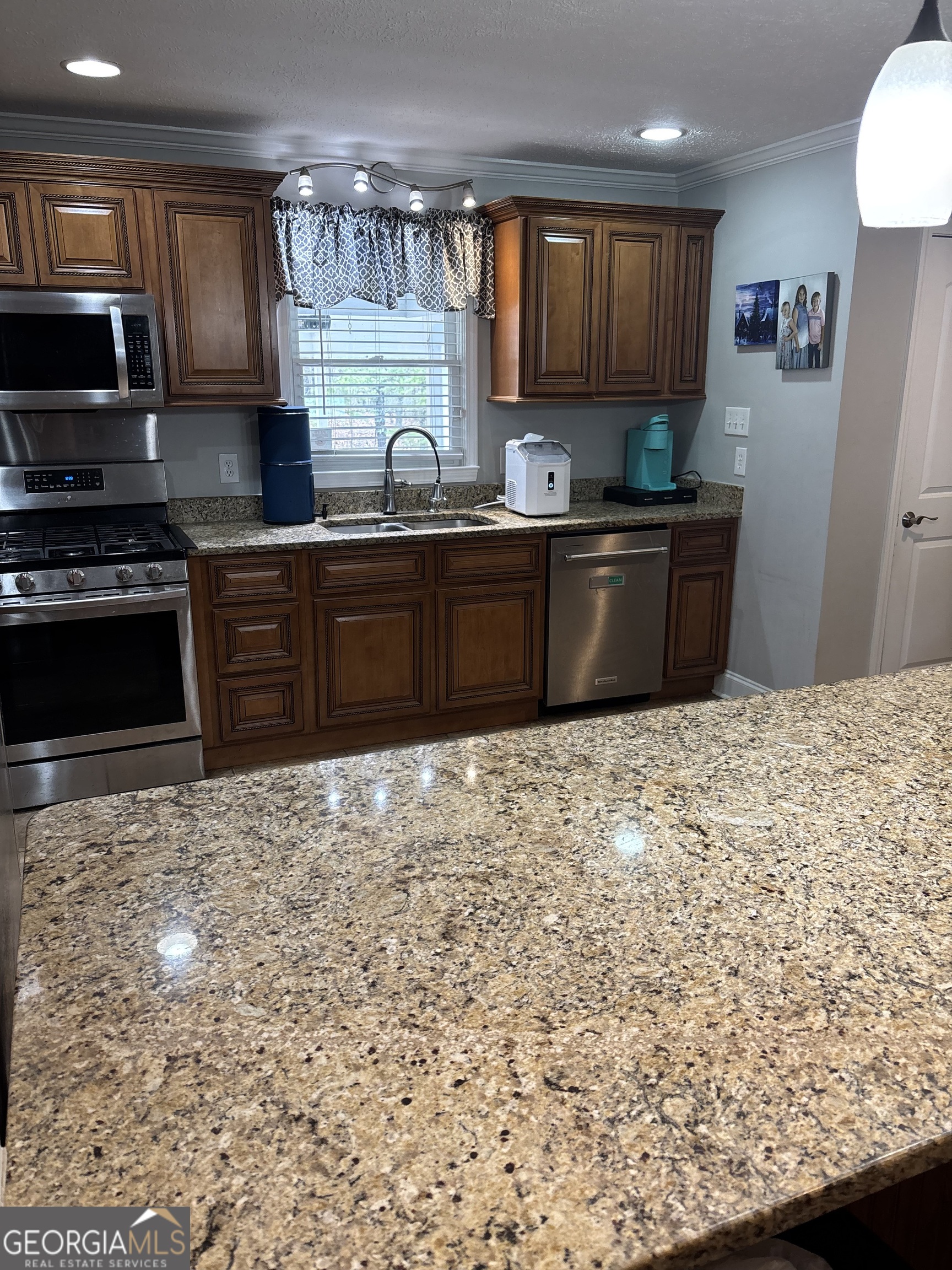 38 Lakeview Drive SE Lindale GA 30147