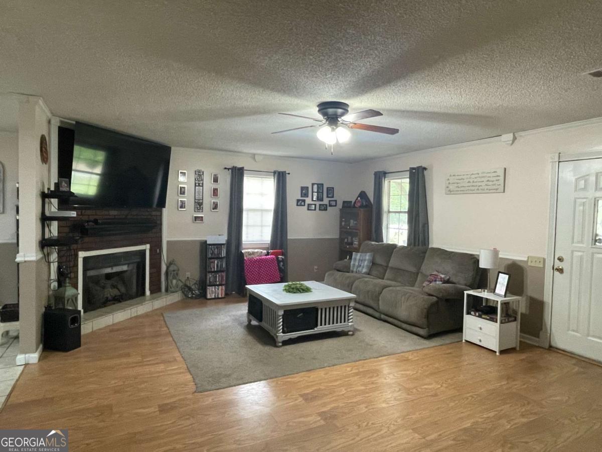 5041 Highway 169 Glennville GA 30427
