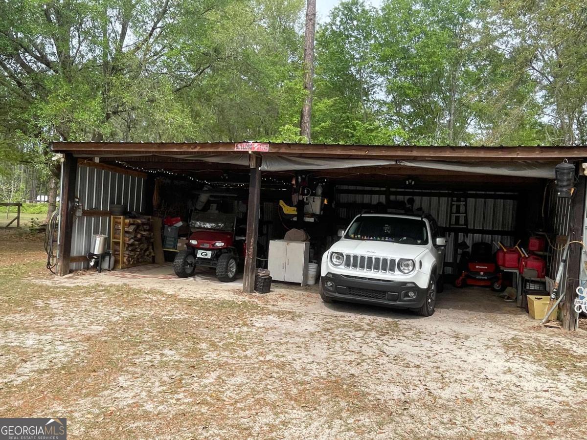 5041 Highway 169 Glennville GA 30427