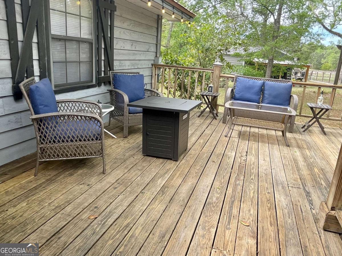 5041 Highway 169 Glennville GA 30427
