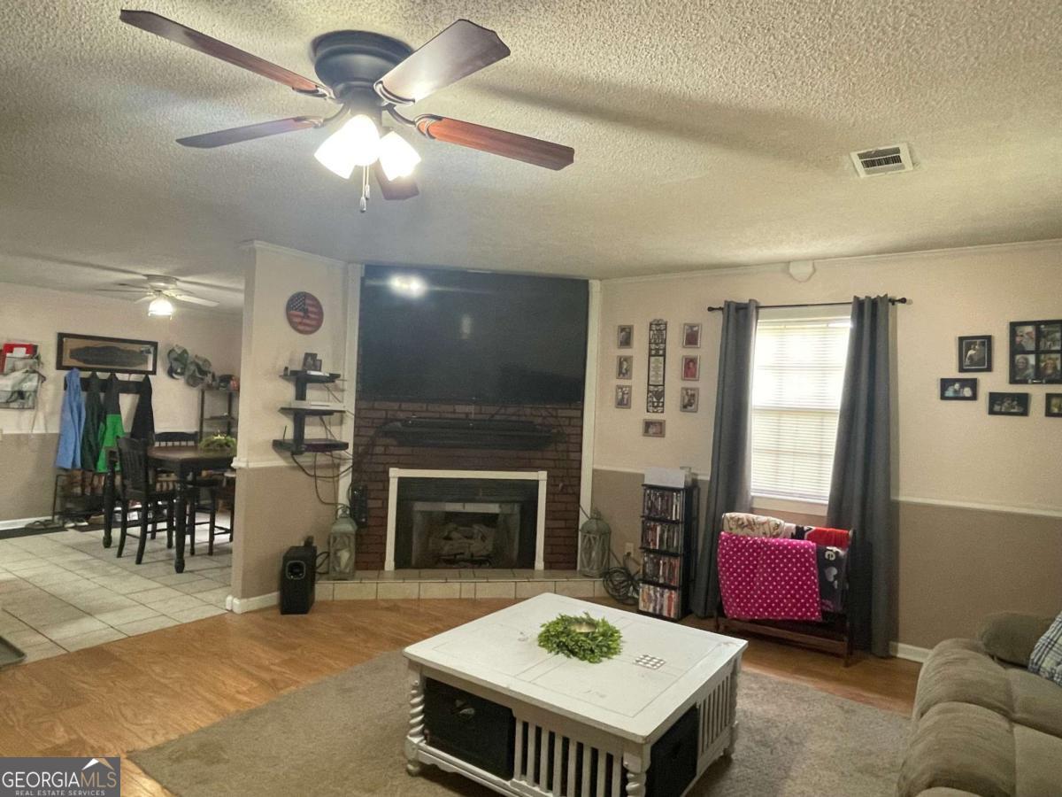 5041 Highway 169 Glennville GA 30427