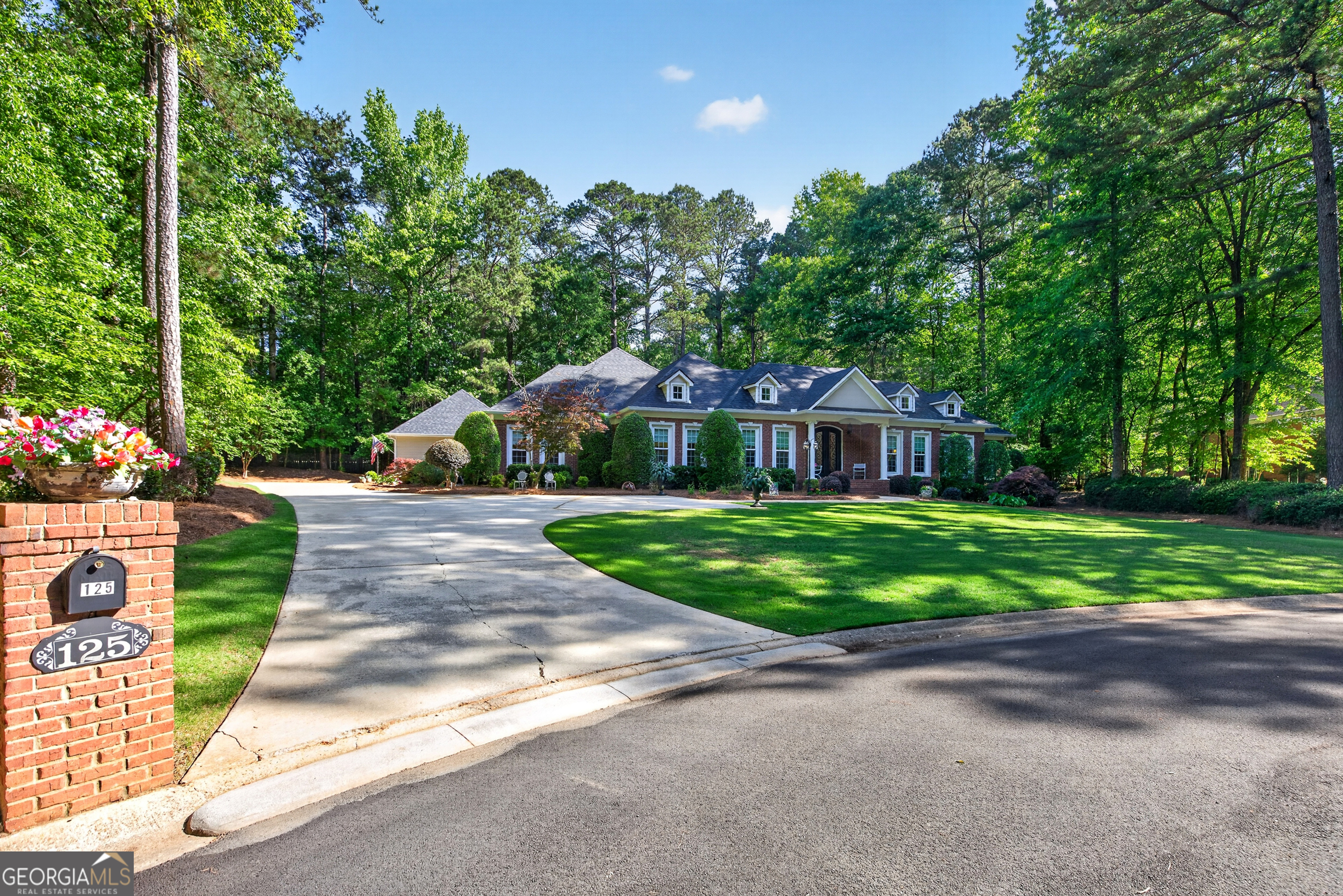 125 County Down Fayetteville GA 30215