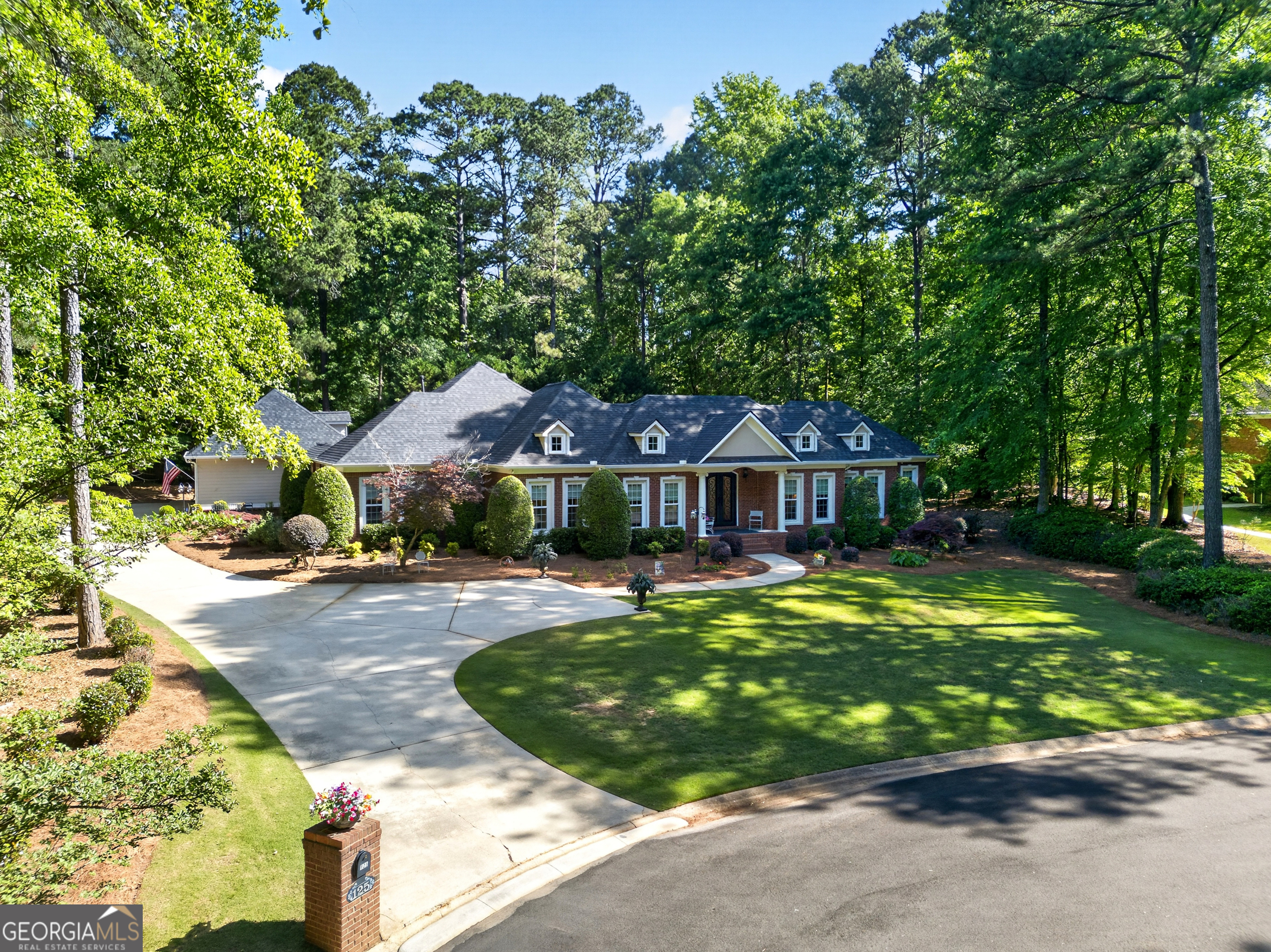 125 County Down Fayetteville GA 30215