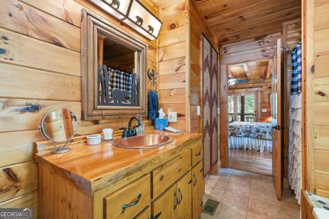 24 Indian Lake Road Mineral Bluff GA 30559