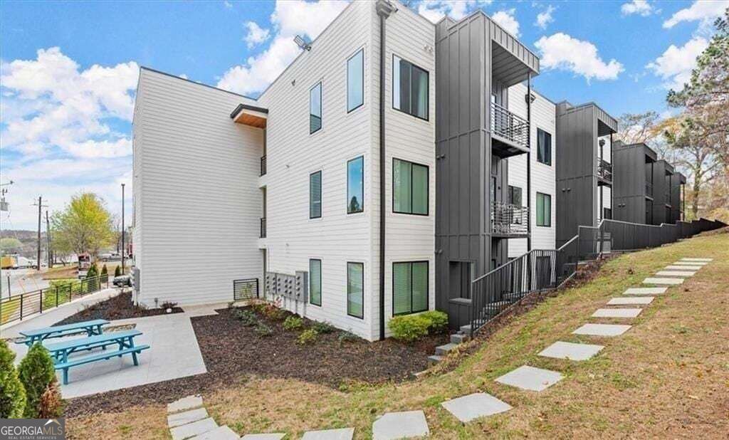 1155 Custer Avenue SE Atlanta GA 30316