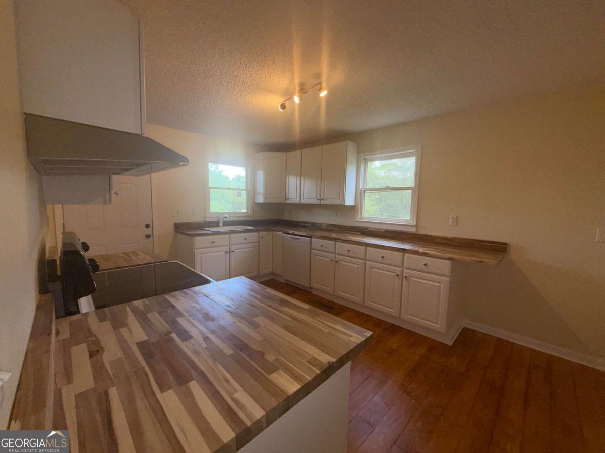 571 Autry Road SW Plainville GA 30733
