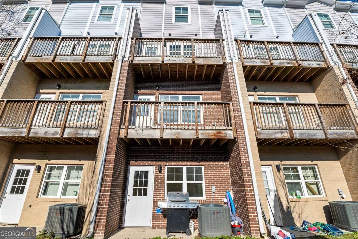 2017 Ocean Drive Atlanta GA 30318