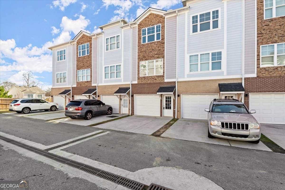 2017 Ocean Drive Atlanta GA 30318