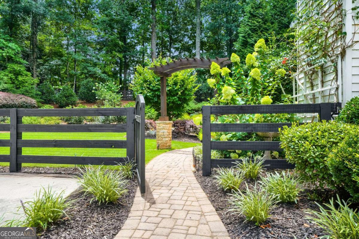 165 Northern Oaks Court Alpharetta GA 30004