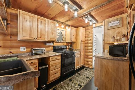 165 Stag Leap Drive Cleveland GA 30528