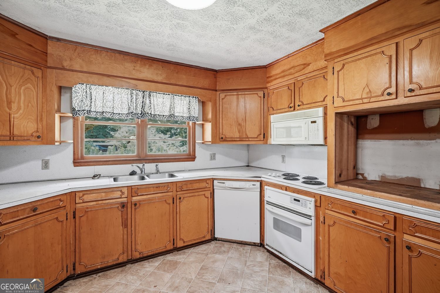 264 School Street Gillsville GA 30543