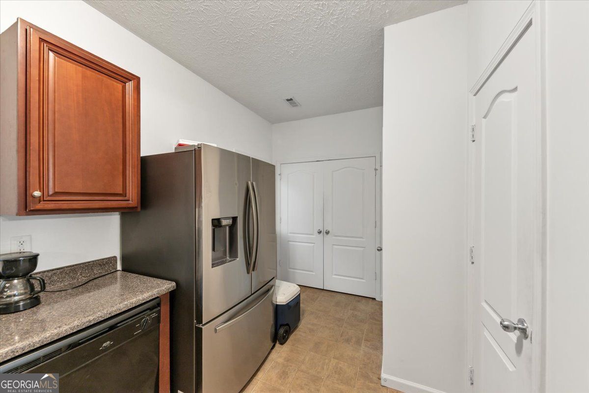 6888 Mountain Circle Riverdale GA 30274