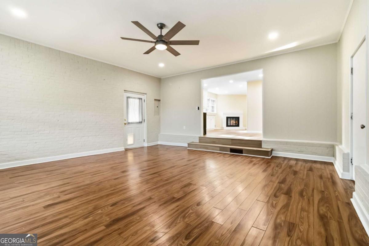 5524 Laurel Lane NW Lilburn GA 30047