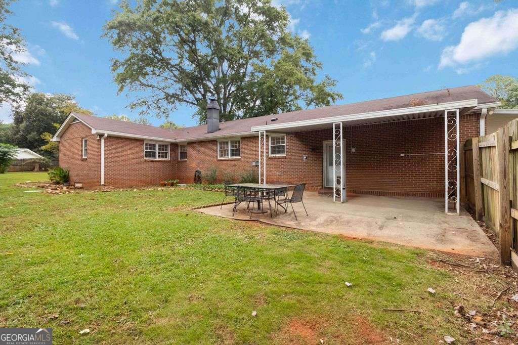 5524 Laurel Lane NW Lilburn GA 30047
