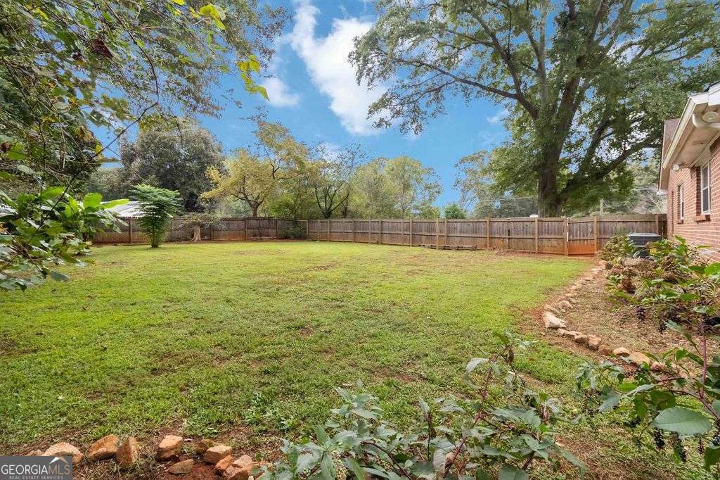 5524 Laurel Lane NW Lilburn GA 30047