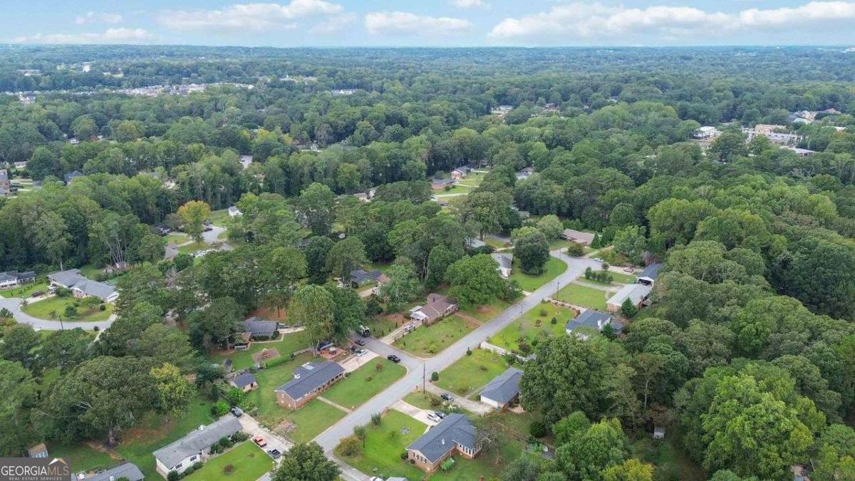 5524 Laurel Lane NW Lilburn GA 30047