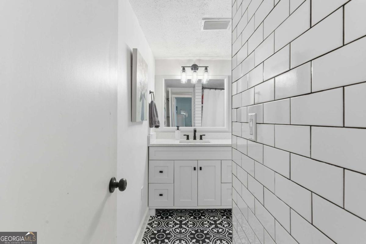 6851 Roswell Road Sandy Springs GA 30328