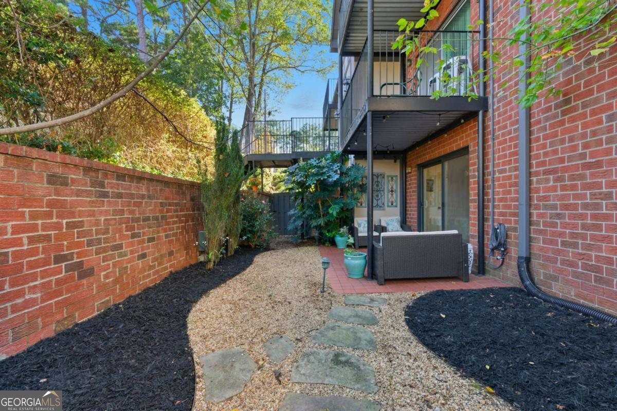 6851 Roswell Road Sandy Springs GA 30328
