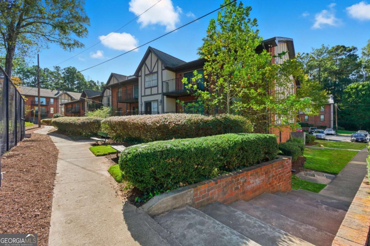 6851 Roswell Road Sandy Springs GA 30328