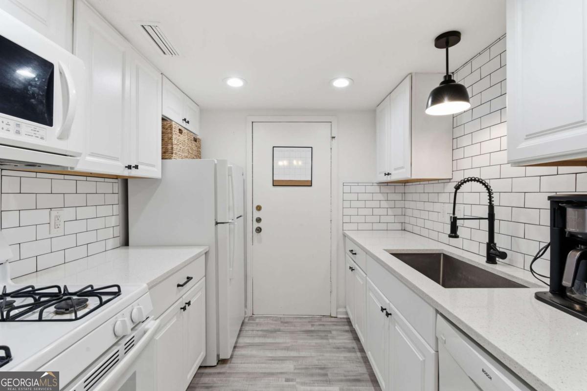 6851 Roswell Road Sandy Springs GA 30328