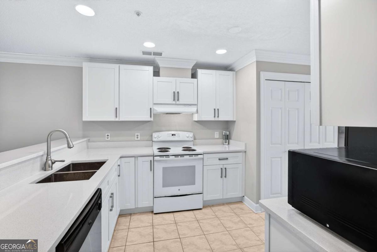 3005 River Drive Savannah GA 31404