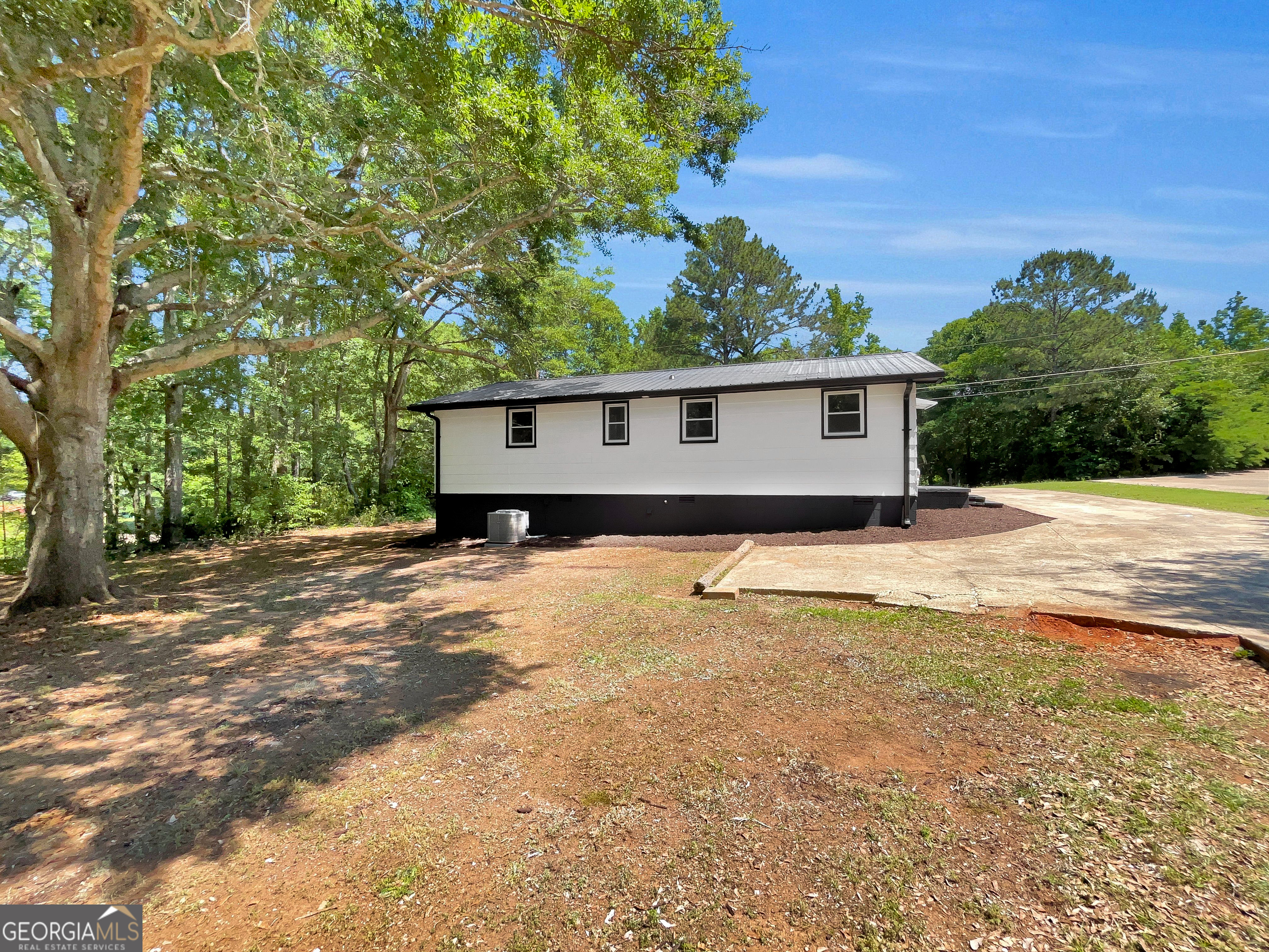 858 Clairmont Avenue Comer GA 30629