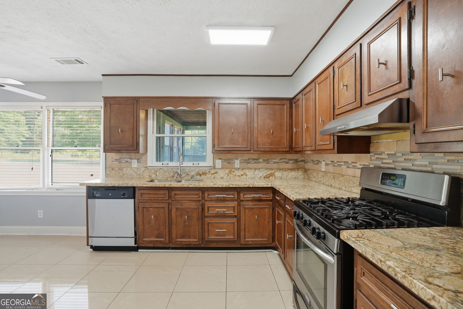 185 Deer Run Road Ellenwood GA 30294