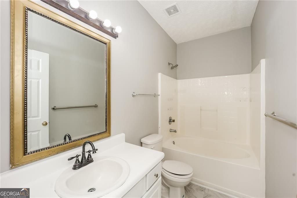 6073 Camden Forrest Drive Riverdale GA 30296