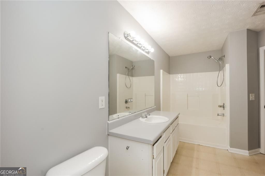 6073 Camden Forrest Drive Riverdale GA 30296