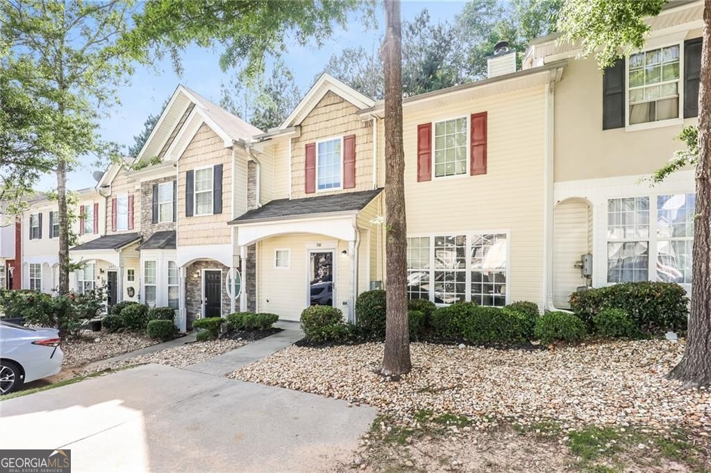 6073 Camden Forrest Drive Riverdale GA 30296