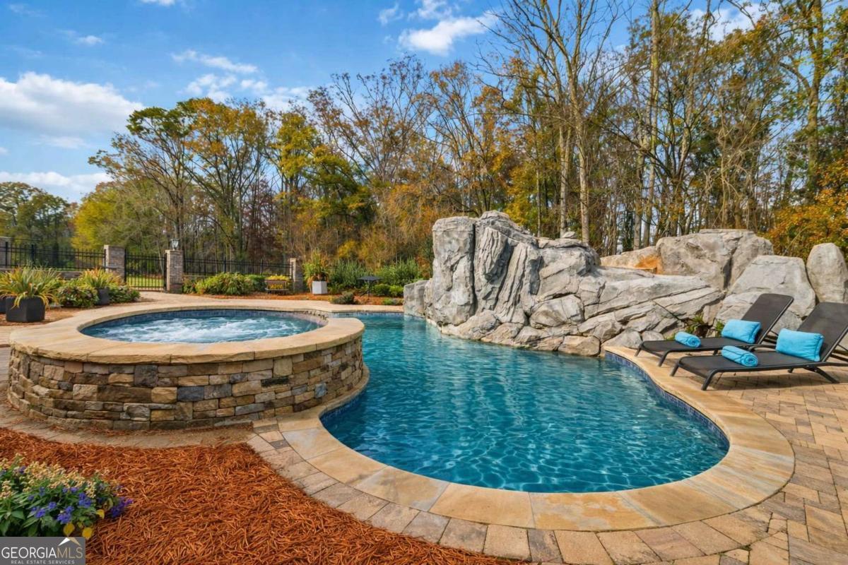 220 River Meadow Lane Social Circle GA 30025
