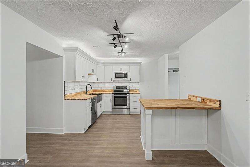 609 Woodknoll Court Jonesboro GA 30238
