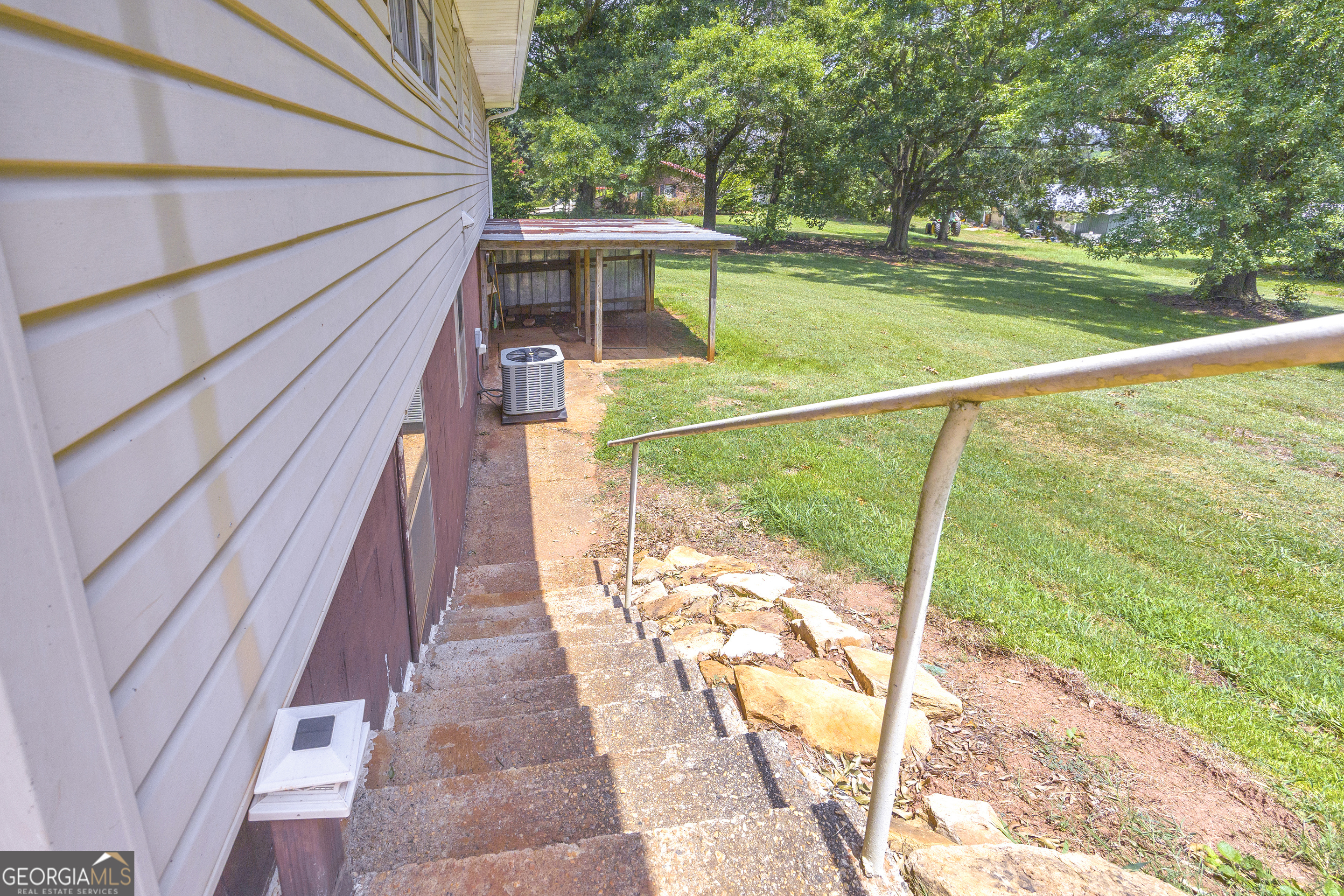 6091 Stone Bridge Road Carnesville GA 30521