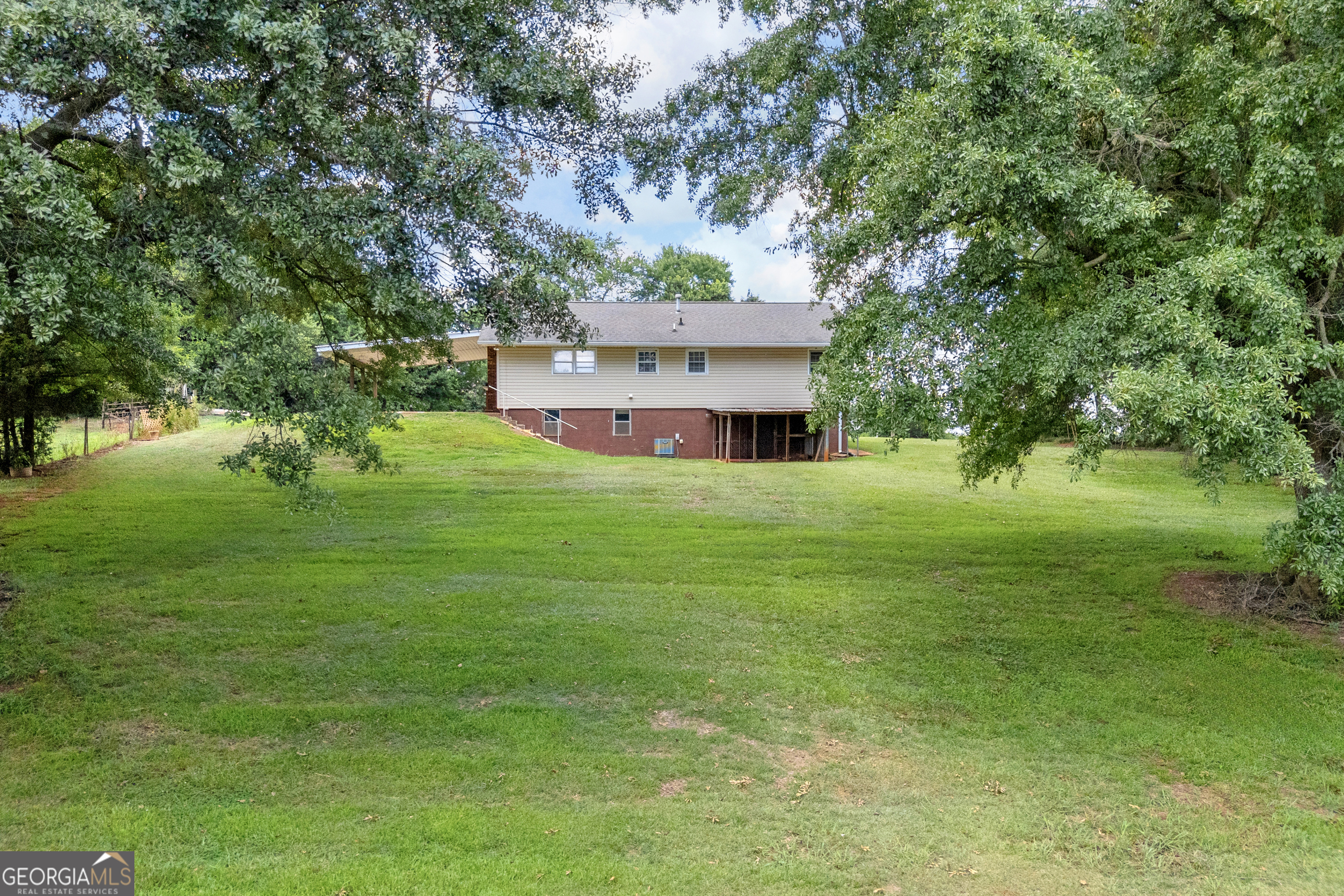 6091 Stone Bridge Road Carnesville GA 30521