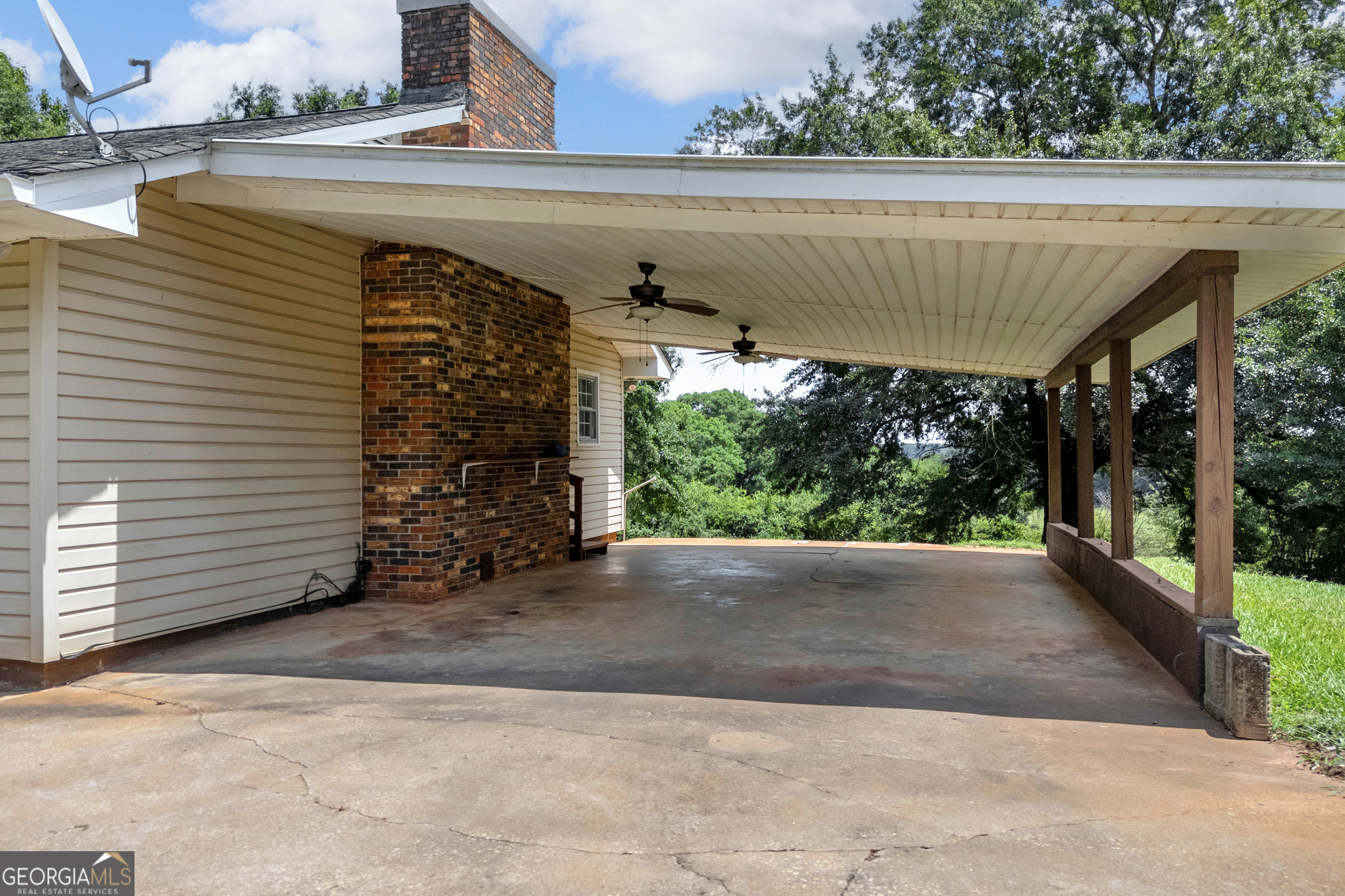 6091 Stone Bridge Road Carnesville GA 30521