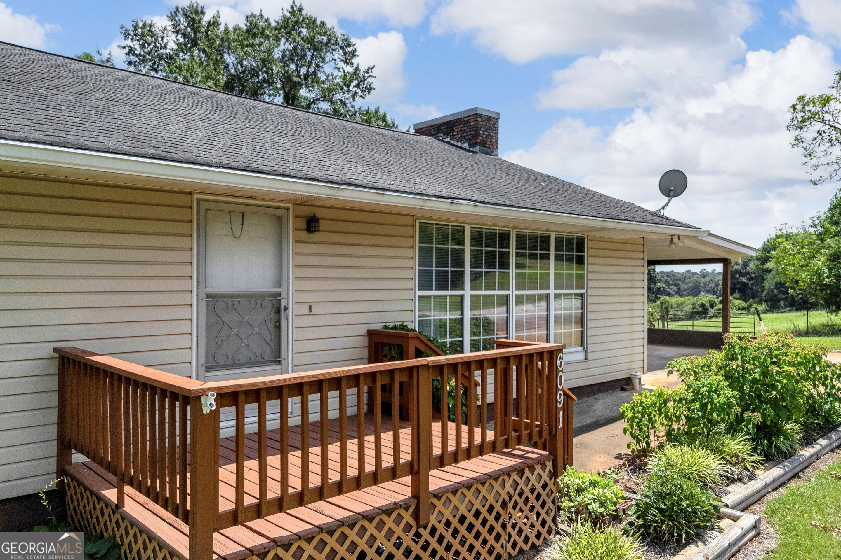 6091 Stone Bridge Road Carnesville GA 30521
