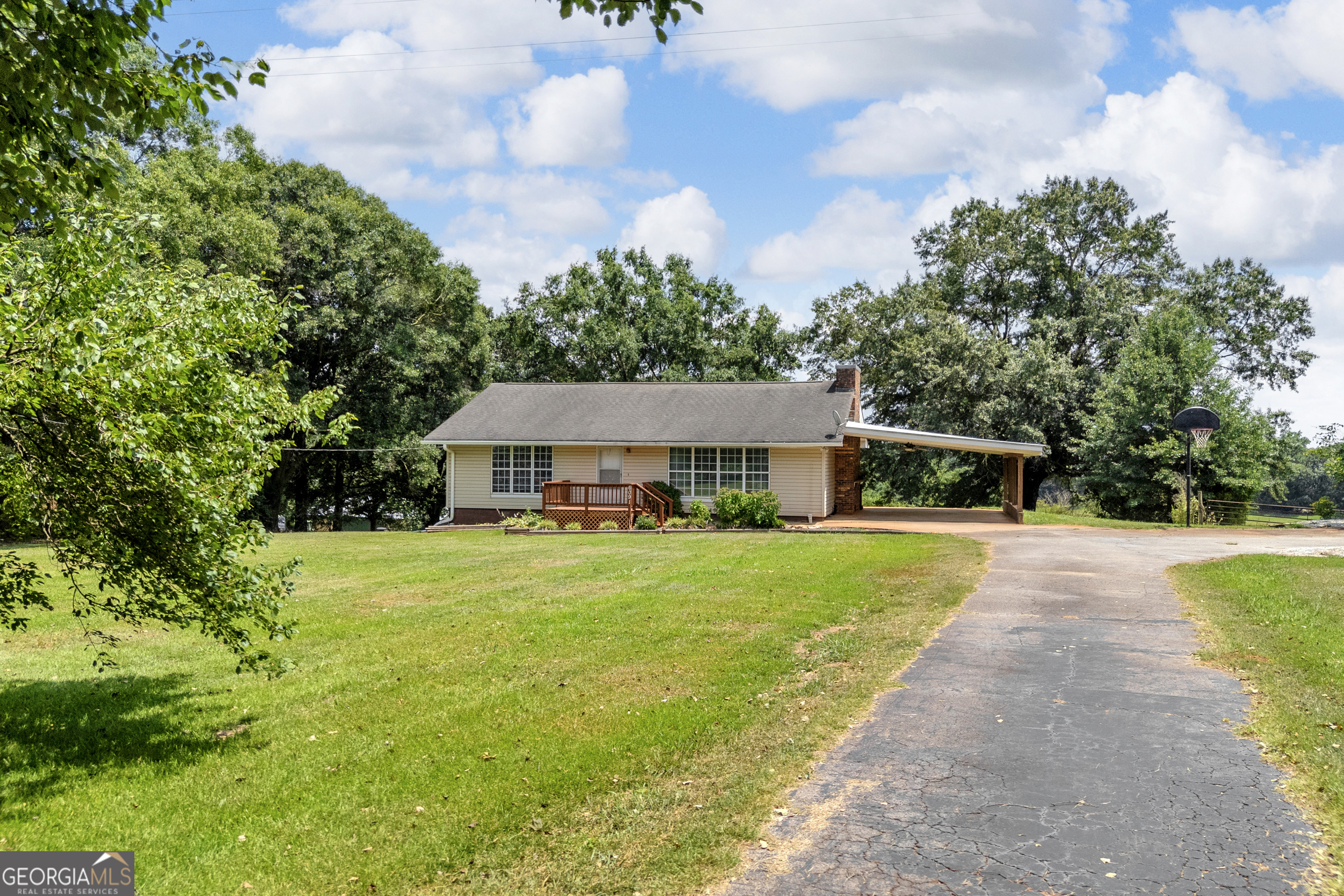 6091 Stone Bridge Road Carnesville GA 30521