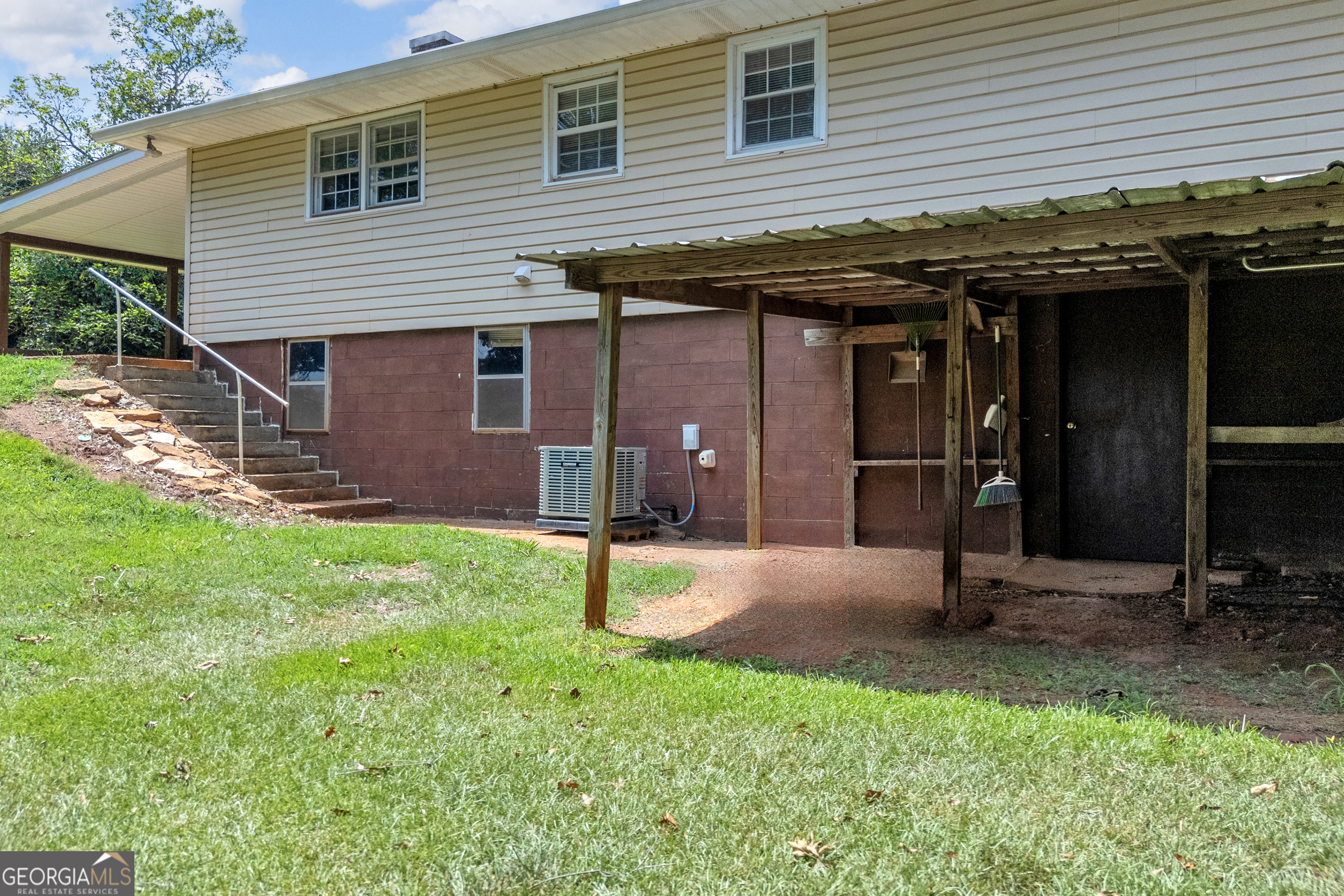 6091 Stone Bridge Road Carnesville GA 30521