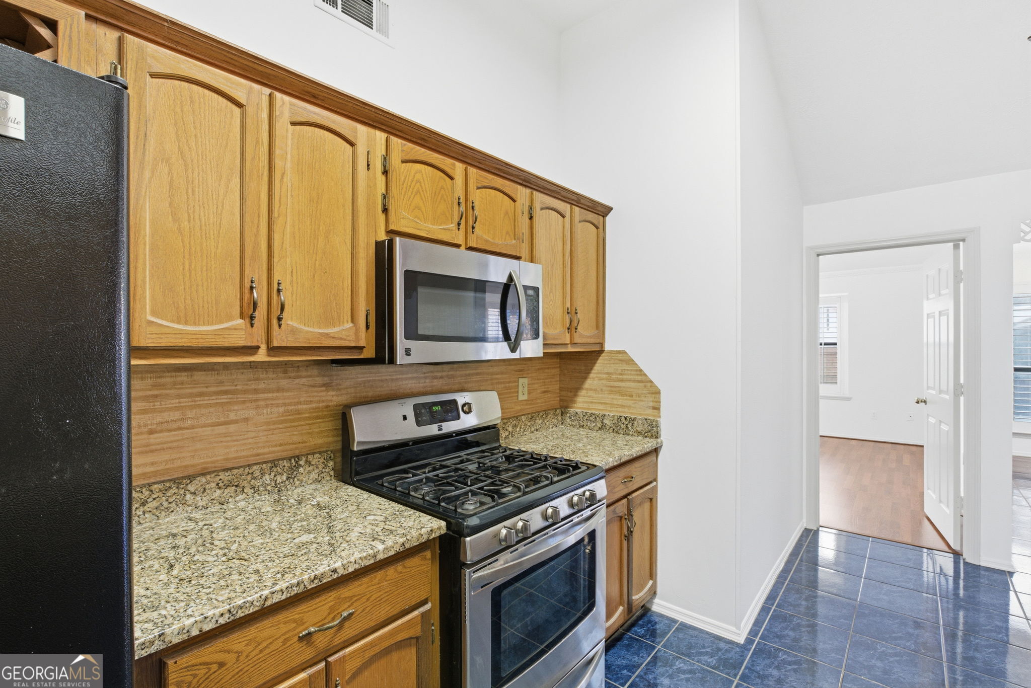 523 N Shore Road Lithonia GA 30058