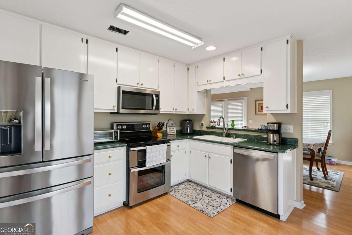 31 Deals Circle N Woodbine GA 31569